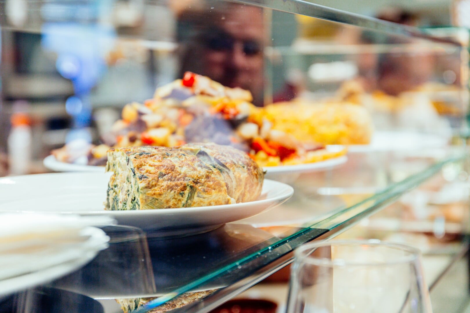 Auswahl spanischer Tapas während einer Palma Food Tour