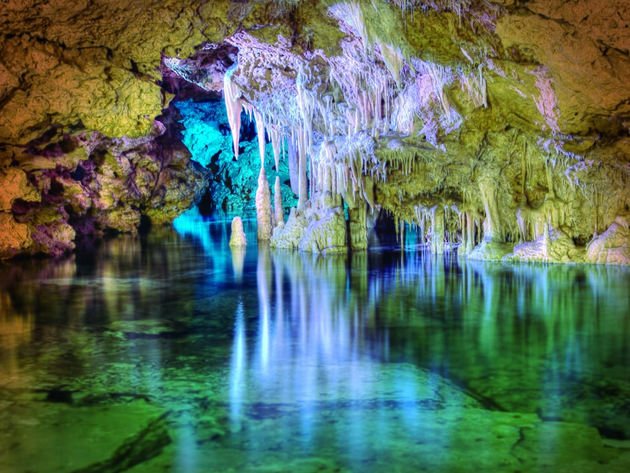 Lake inside the Hams caves
