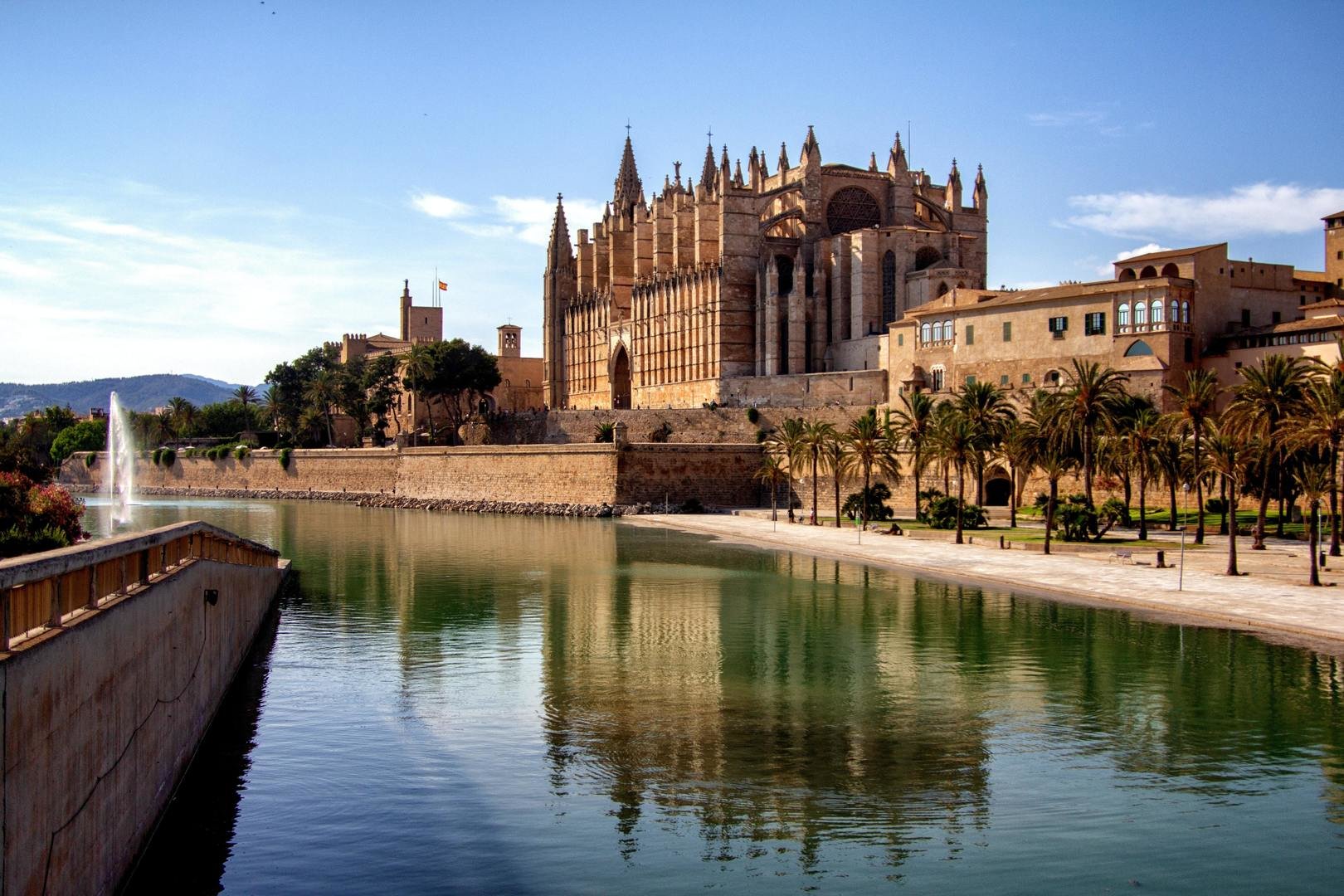 View of the Cathedral La Seu in Palma de Mallorca