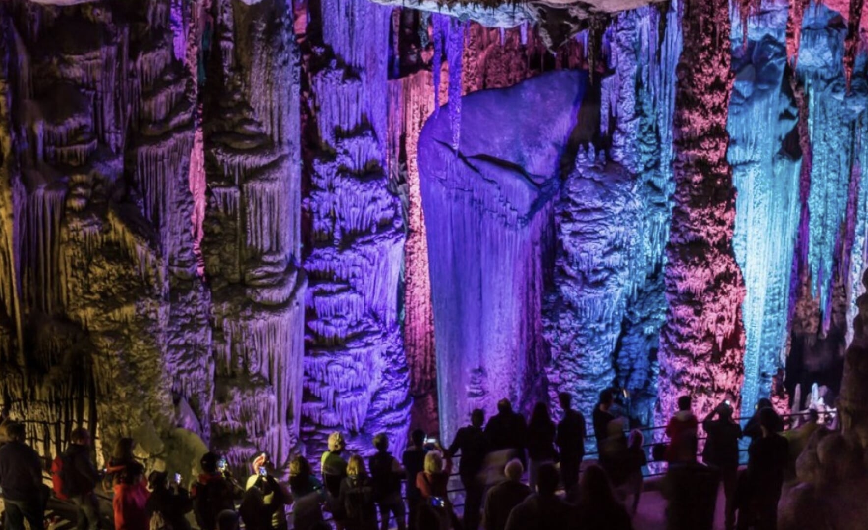 Wycieczka do jaskiń Arta