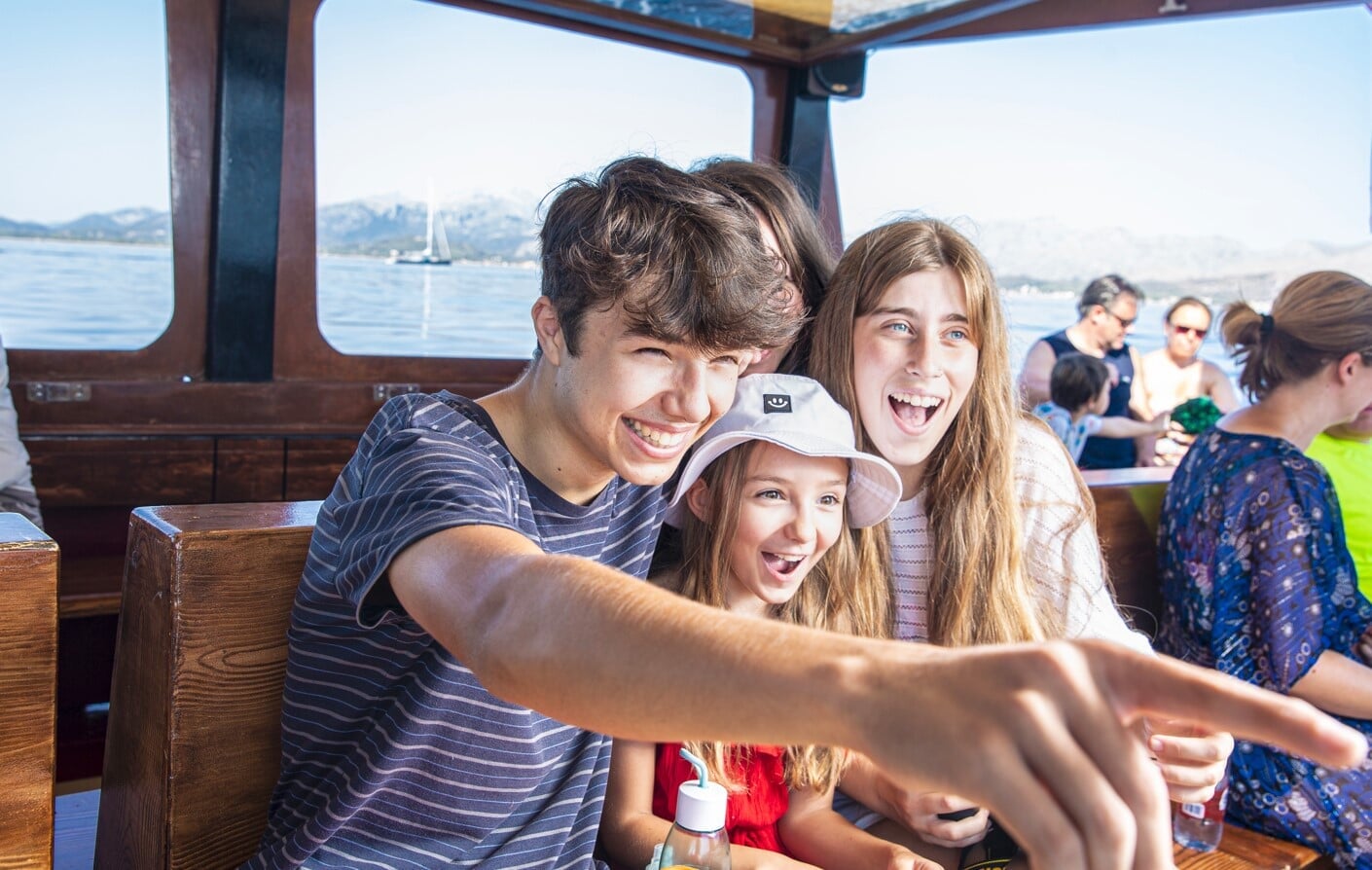 Łódź Robinsona w zatoce