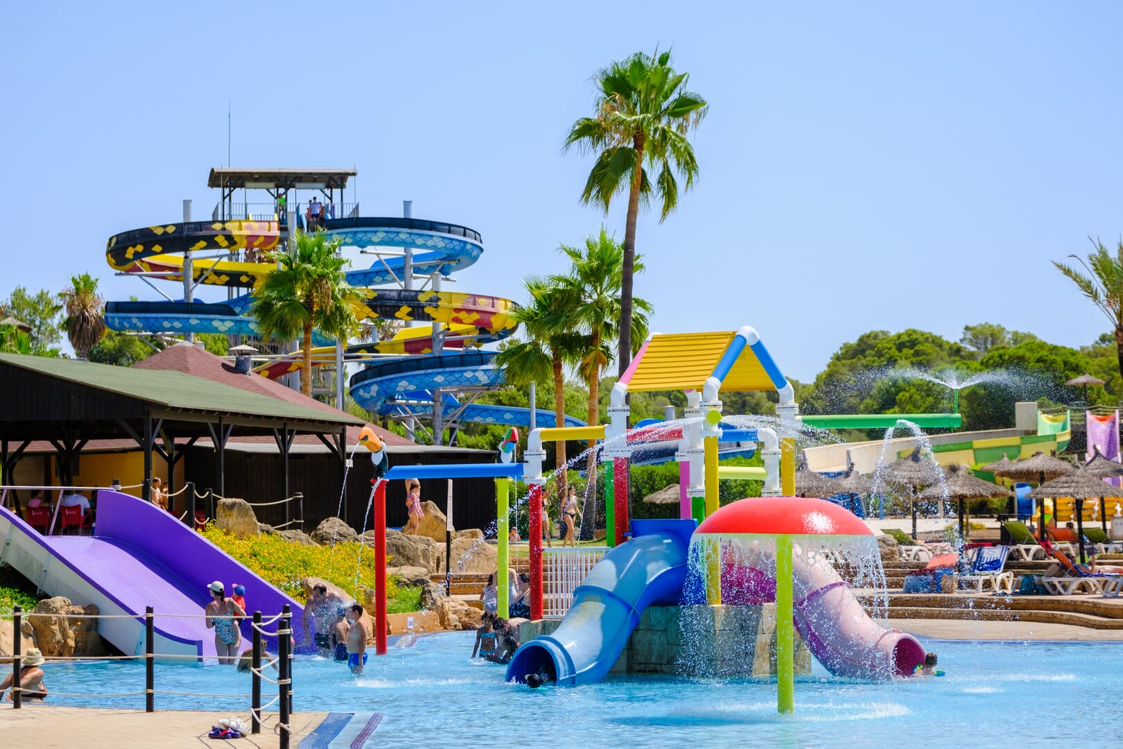 Zjeżdżalnie wodne w Aqualand Arenal