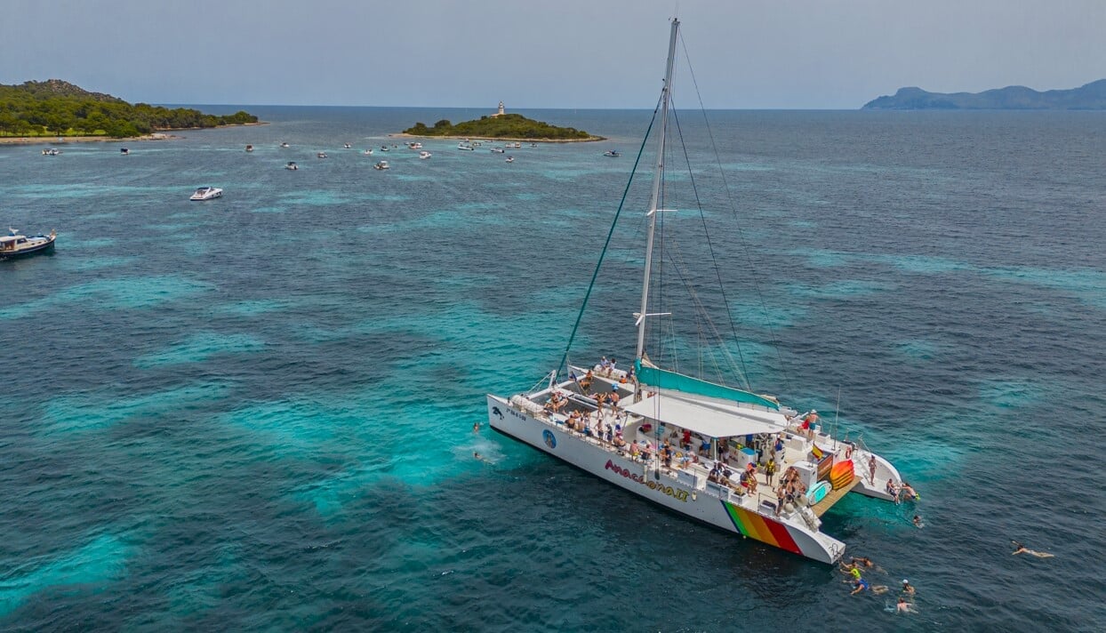 Katamaran w Zatoce Alcudia